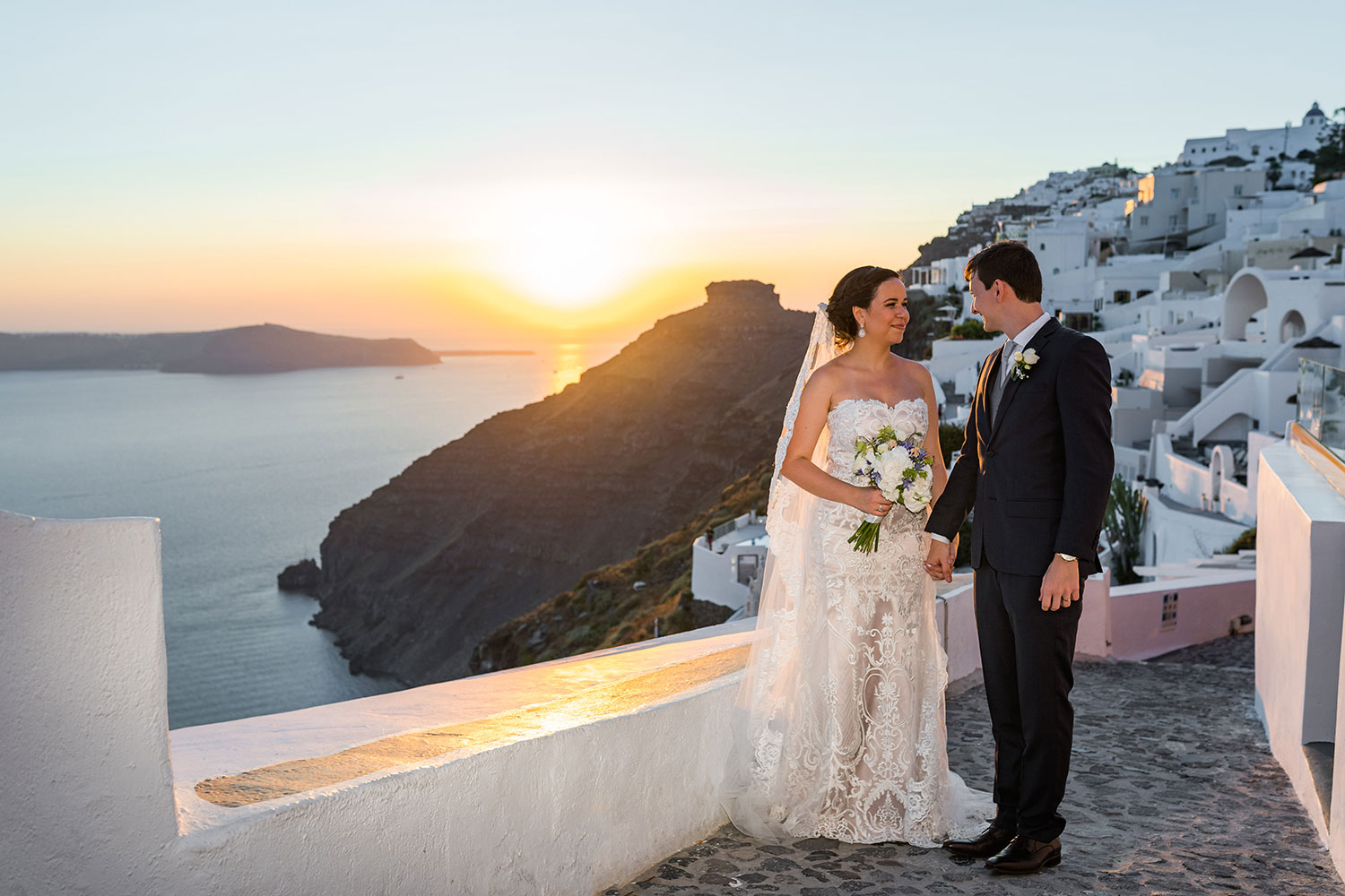 Casamento de Elizabeth e Victor em Santorini