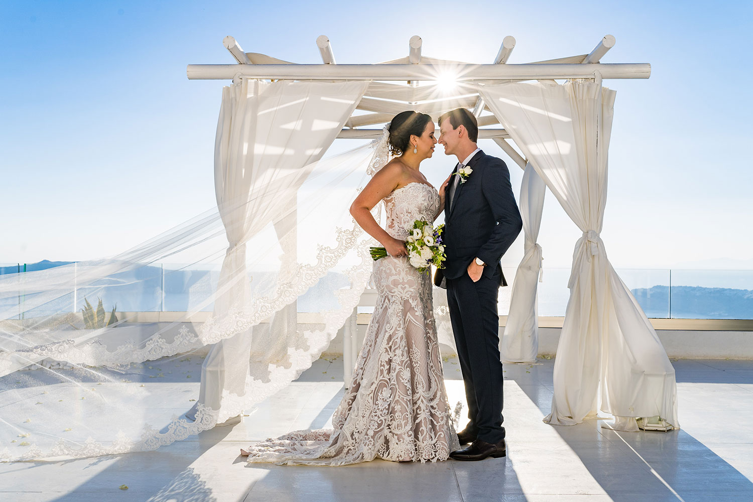 Casamento de Elizabeth e Victor em Santorini
