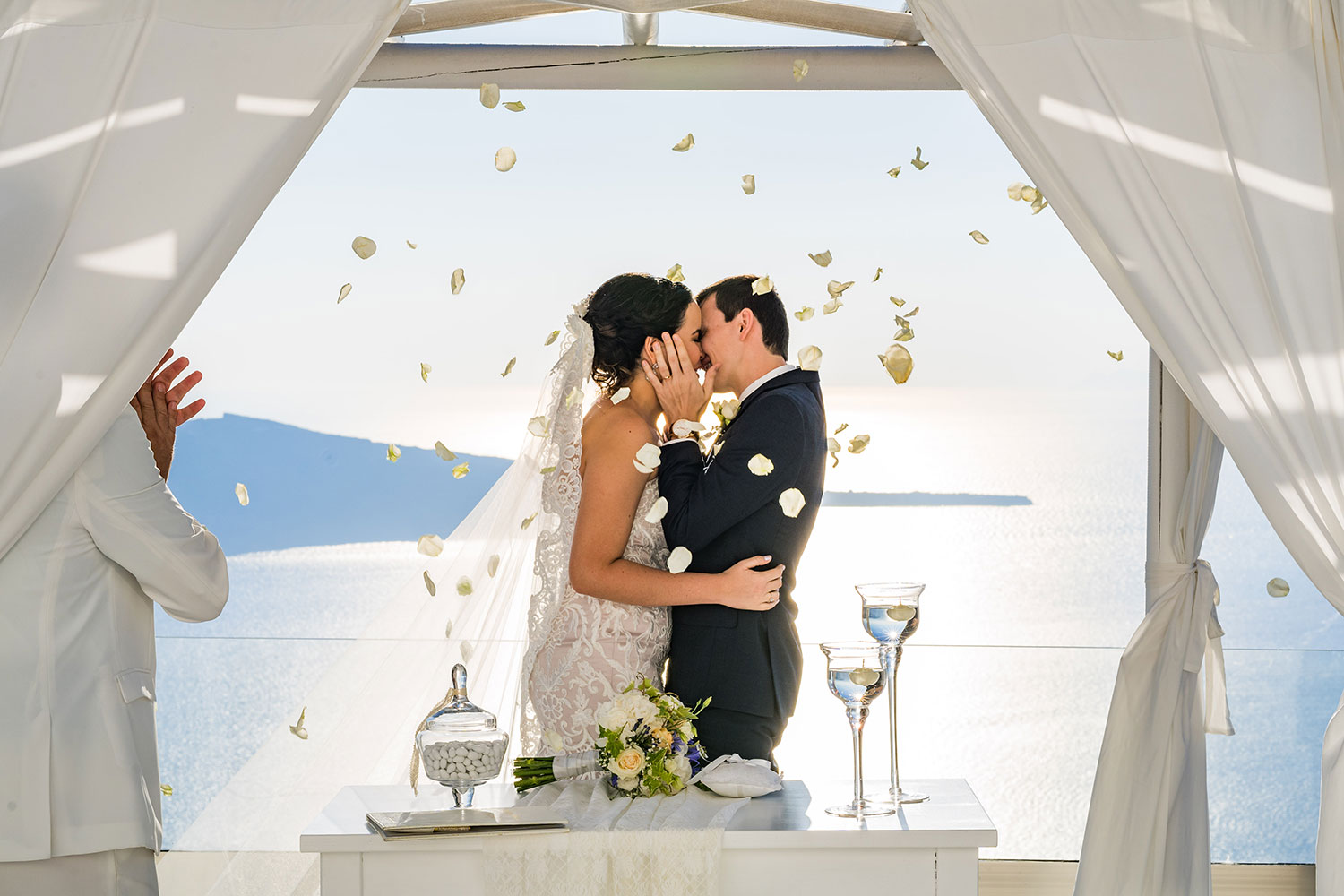 Casamento de Elizabeth e Victor em Santorini