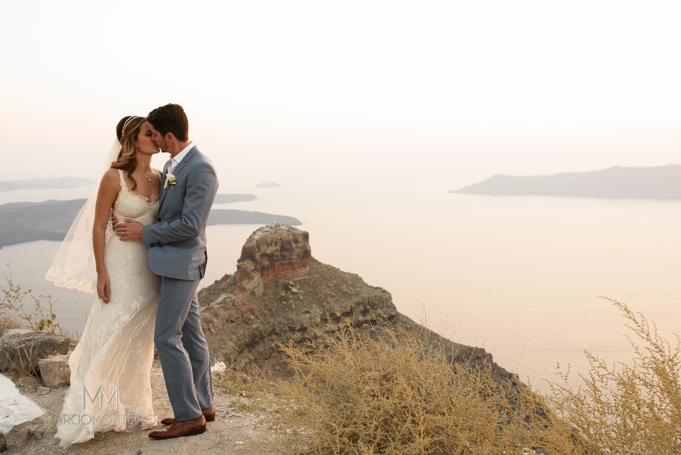 Casamento de Eduarda e Gabriel em Santorini